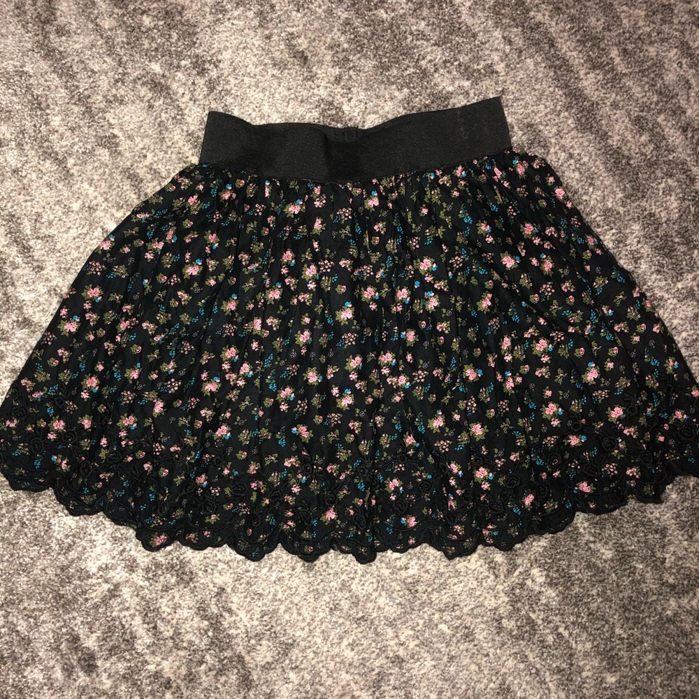 H&M black floral mini skirt